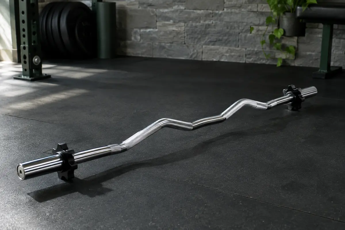 Barre curl SZ en acier chromé avec poignées moletées et deux fermetures étoile noires